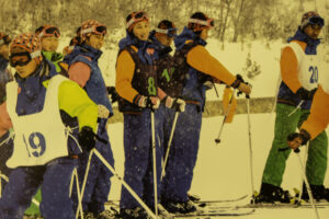 Nordkoreanere der står på ski i Nordkorea Ski i Nordkorea