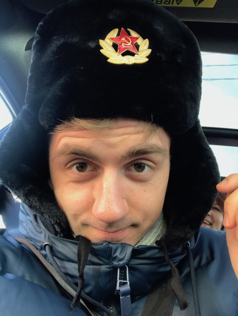 Jonas med Rusland hat Russisk hat